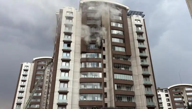 Ankara'da 14 Katlı Binada Büyük Yangın: Can Pazarı Ortaya Çıktı!