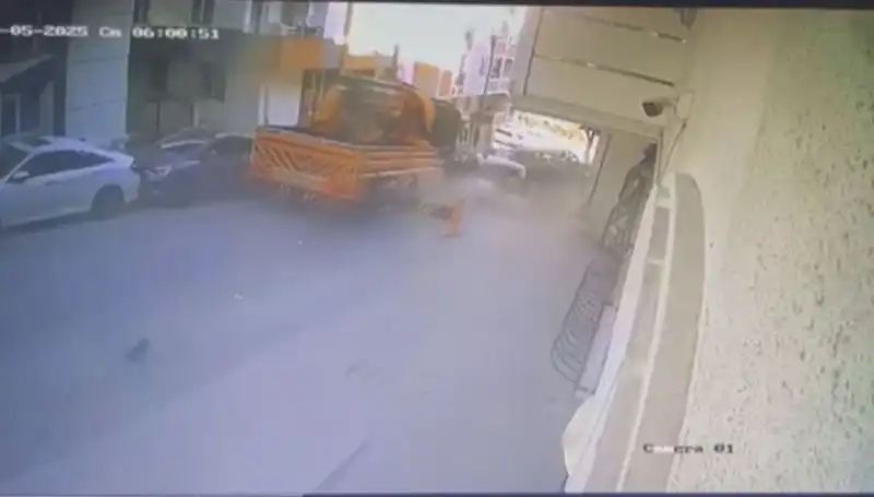 Kontrolden Çıkan Vinç 23 Araca Çarparak Durduruldu: Olayın Detayları