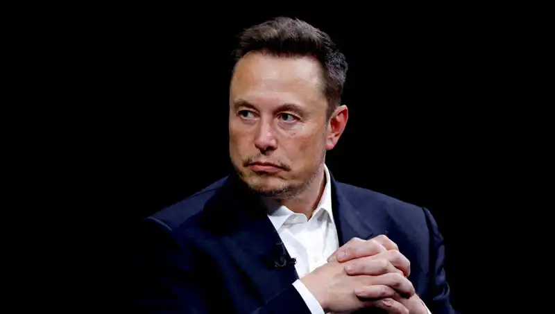 Elon Musk'un Geleceği Şekillendiren İddiası: Robotlar Cerrahları Geçiyor