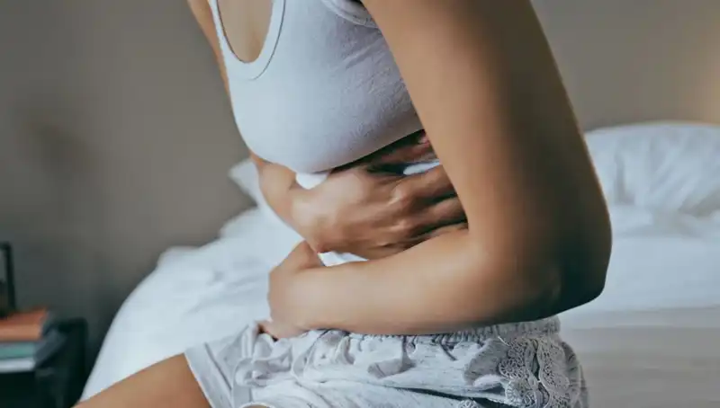 22 Yaşında Bağırsak Kanseri Teşhisi: Belirtileri Göz Ardı Etmek Nereye Götürür?