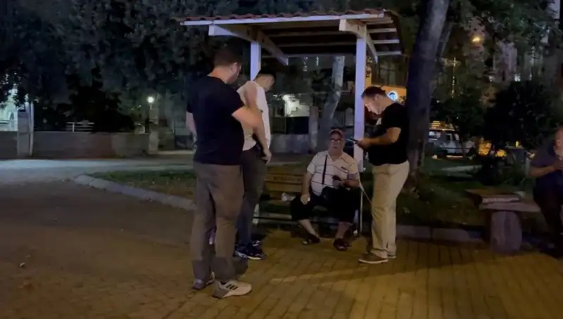 Görme Kaybı Olan Adamın Telefonu Çalındı: Güvenlik Kameraları İş Başında