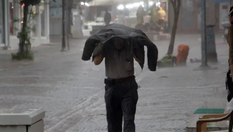 Türkiye'de Kuvvetli Sağanak Uyarısı: 25 İl İçin Sarı Kodlu İkaz Yapıldı