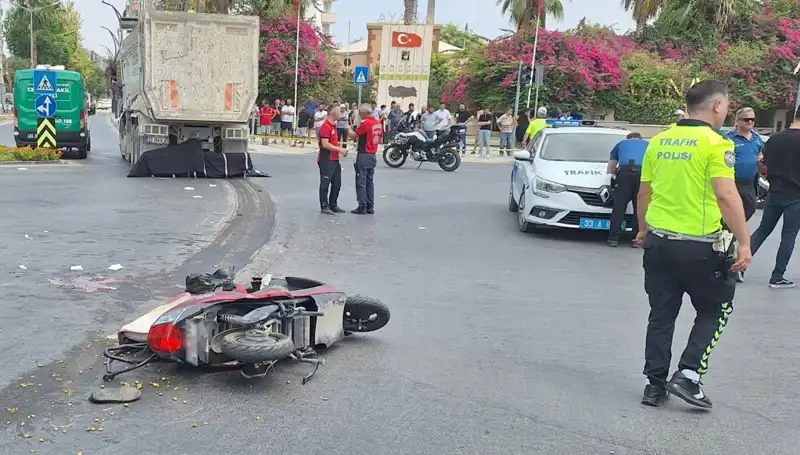Mersin'de Meydana Gelen Kaza: Bir Ölü, Bir Yaralı Arabalar Çarpıştı