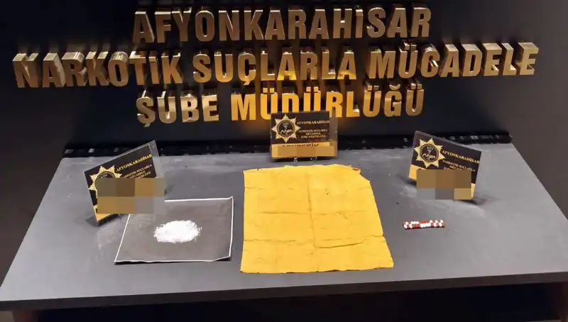 Afyonkarahisar’da Uyuşturucu Operasyonunda 3 Kişi Tutuklandı: Ayrıntılar Detaylı Şekilde Açıklandı