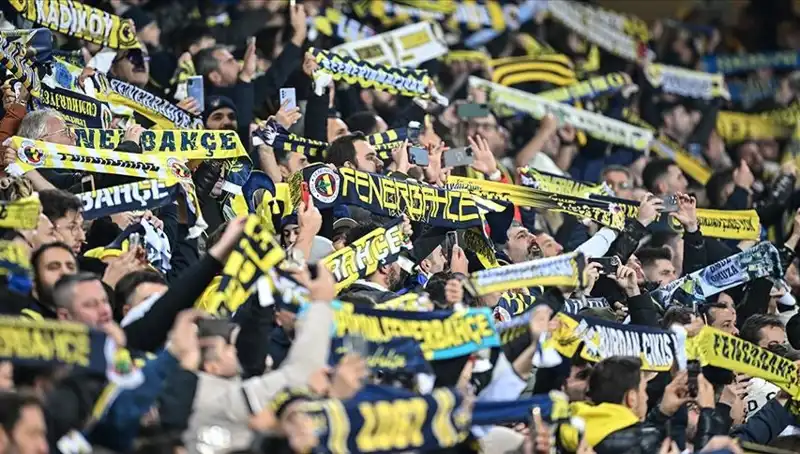 Fenerbahçe'de Kombine Fiyatları Belli Oldu: Taraftarları Şaşırttı!