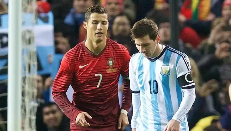 Ronaldo ve Messi: Futbol Dünyasında Kimin Elinde Daha Fazla Güç Var?