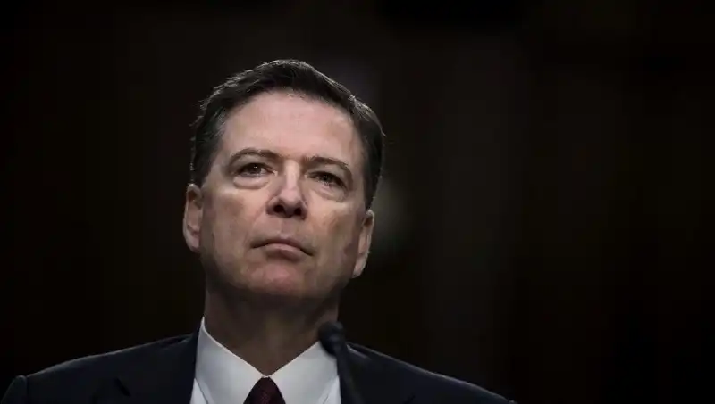 FBI'ın Eski Şefinden Tartışmalı Trump Paylaşımı: 4 Rakamla Tehdit Mi Etti?