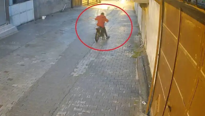Hırsızın Pes Etmediği Olay: Çaldığı Motosiklet Arızalansa da Devam Etti!