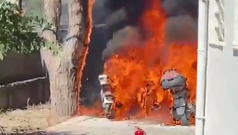 Park Halindeki 6 Motosiklet Yandığında Neler Olacağını Kimse Tahmin Edemezdi