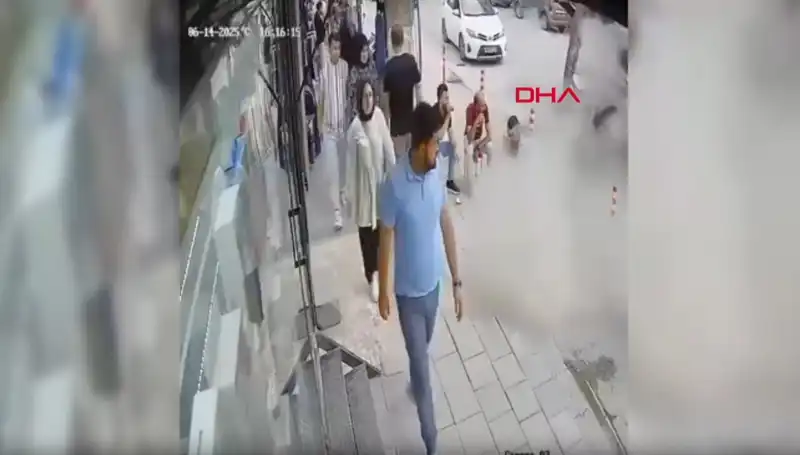 TIR Patlağı Şehirde Panik Yarattı: Vatandaşlar Dehşete Düştü