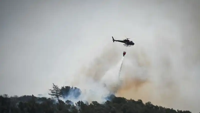 Fransa’da Yangın Alarmı: Marsilya Havalimanı Neden Kapandı?