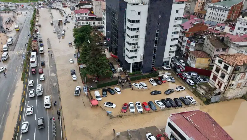 Trabzon’da Sel Faciası: Kayıp Kişi Arama Çalışmaları Devam Ediyor