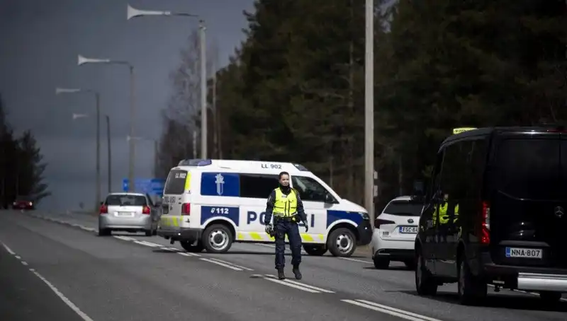 Finlandiya'da Okulda Bıçaklı Saldırı: Korkutan Anlar ve Sonrası