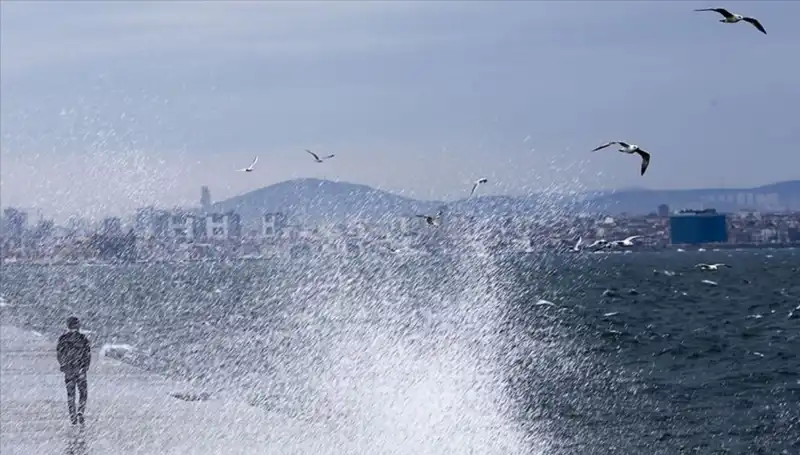 Marmara ve Ege'de Kuvvetli Rüzgar Uyarısı: Yerel Halk Dikkat Etmeli