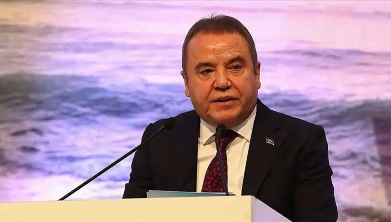 Antalya'nın Umut Dolu Lideri: Muhittin Böcek'in İlginç Hayatı