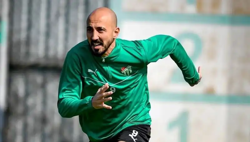 Milli Futbolcudan Şaşırtan Karar: 2. Lig’de Yeni Bir Sayfa Açabilir!