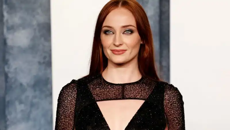 Game of Thrones Yıldızı Sophie Turner’ı Kızdıran İğrenç Yorumlar