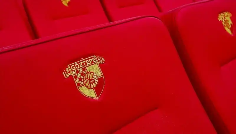 Göztepe, Genç Yıldız Junior Olaitan ile Anlaşma Sağladı!