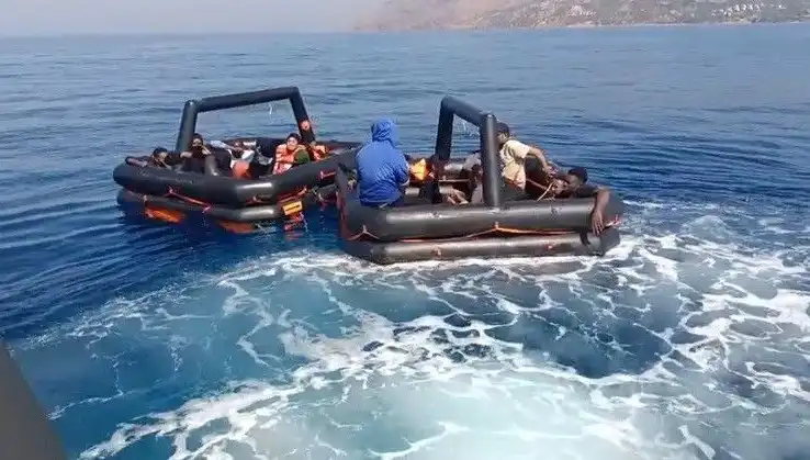 Ayvacık'ta 19 Kaçak Göçmen Kurtarıldı: Yeni Bir Kurtarma Operasyonu