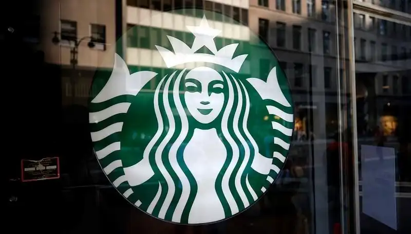 Starbucks Küresel Satışlarındaki Düşüşle Sarsıldı: Nedenleri ve Gelecek Beklentileri