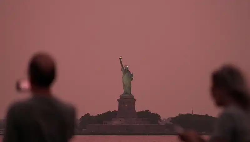 Kanada Orman Yangınları: New York’u Saran Duman Nasıl Etkiledi?