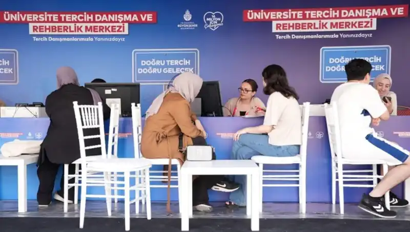 İstanbul'da Gençlere Yönelik Yeni Rehberlik Merkezi Açıldı: İBB'den Üniversite Tercih Danışmanlığı