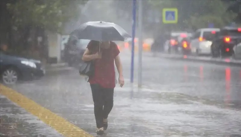 Türkiye'nin Üç Bölgesinde Sağanak Yağışlar Devam Edecek: Hava Durumu Uyarısı