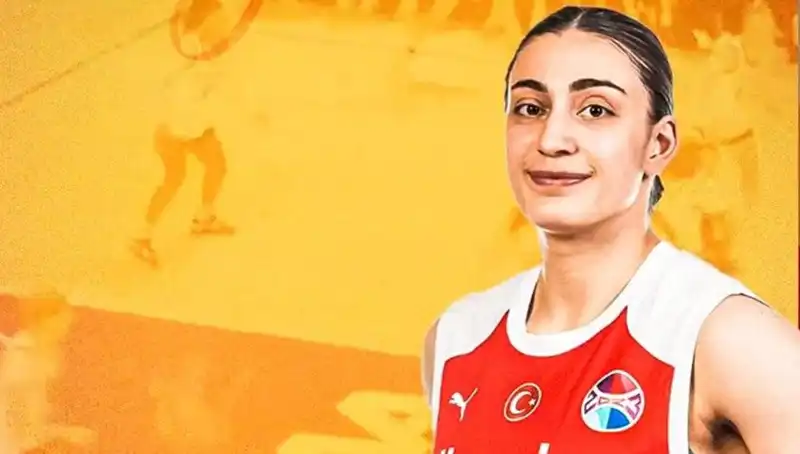 Galatasaray, Üç Yıldızıyla Sözleşme Uzatmanın Gururunu Yaşıyor