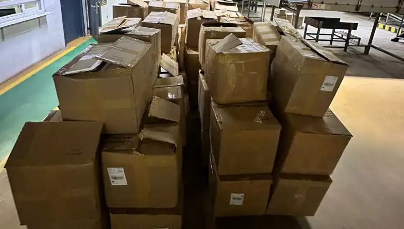 Kargo Şirketinde Şok Baskın: Kaçak Tütün Ambarı Ortaya Çıktı