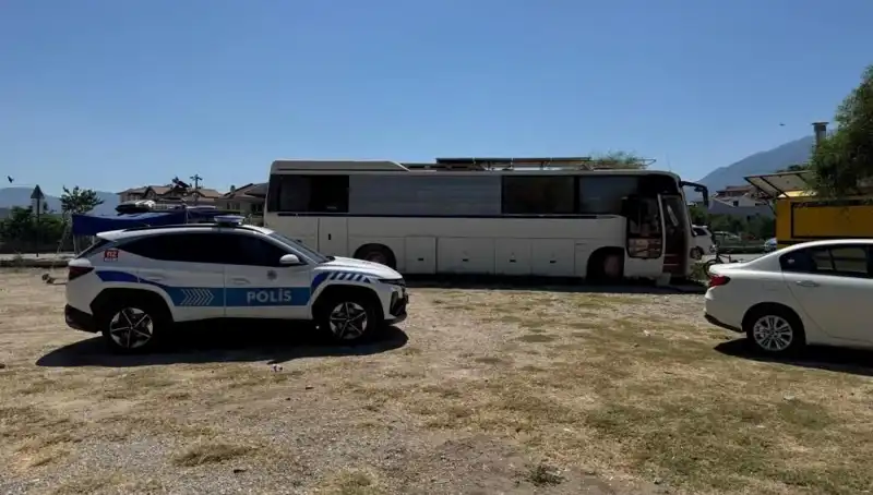 Fethiye'de Otobüste Yaşayan Şoförden Gelen Acı Haber Duygulandırdı