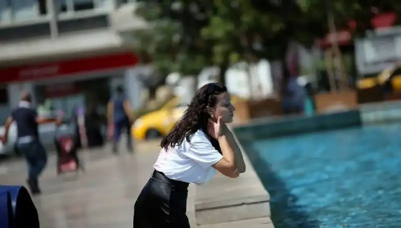 Cizre'de Sıcaklık İnanılmaz Derecede Yükseldi: 49.1 Derece