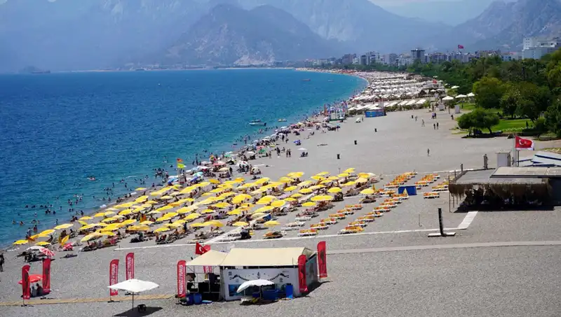 Sıcak Havalarda Plajlar Dolup Taştı: Yaz Keyfi Zirveye Ulaştı!