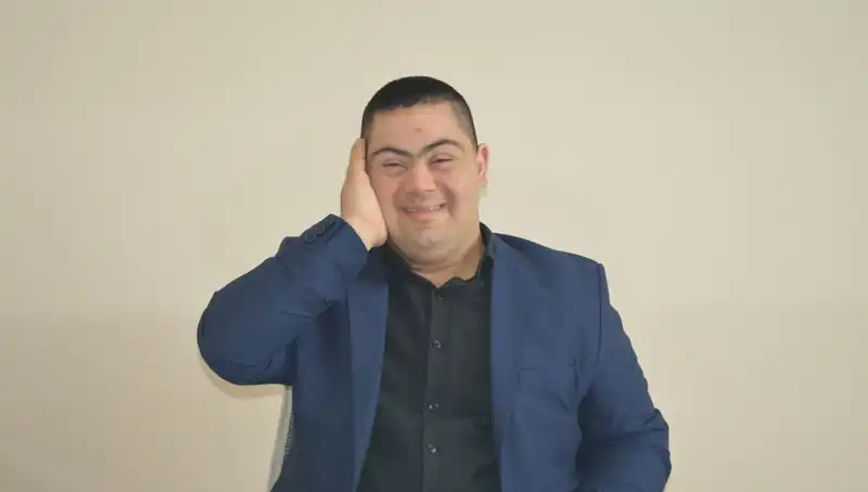 Down Sendromlu Erdinç'in Müzik Hayali: Tutkusu Dinleyenleri Mest Ediyor