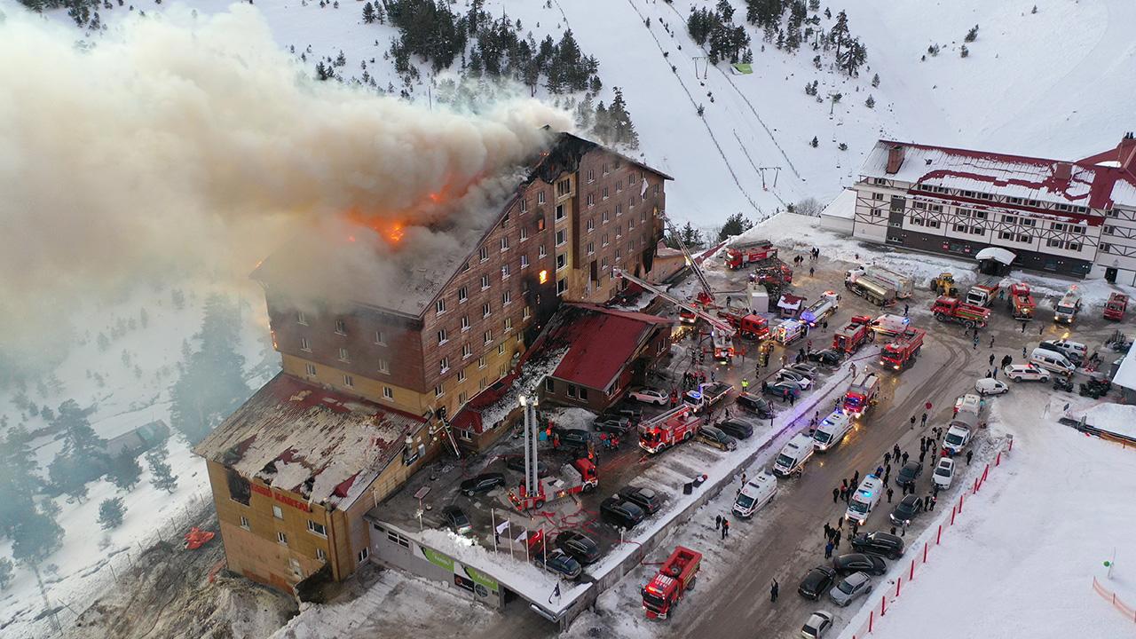 Kartalkaya'da Otel Yangını: 10 Ölü, 32 Yaralı<br/>