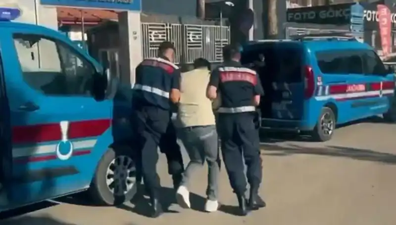 10 İlde Büyük Operasyon: 5 Suç Örgütüne 74 Gözaltı!