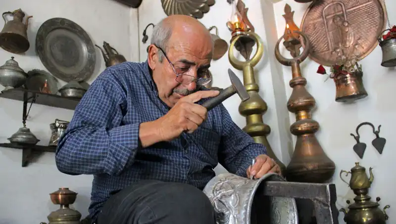 Yarım Asırlık Yolculuk: 50 Yıldır Sektöründe Sanat Eseri Yaratıyor