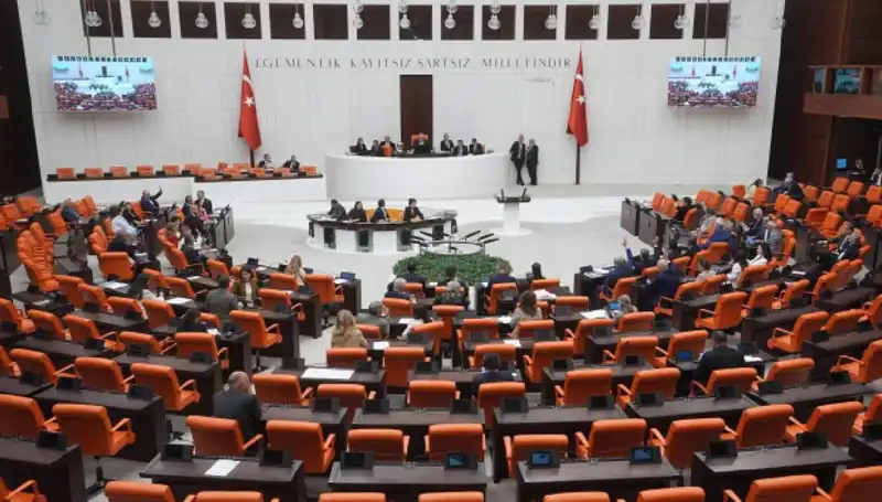 Meclis'te Yoğun Haftanın Sıcak Gelişmeleri Siyaseti Sarstı