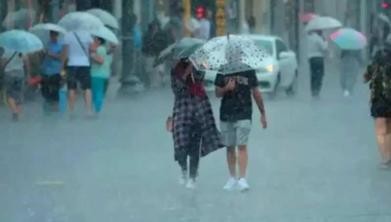 Meteoroloji’den Kritik Uyarı: Yangın Bölgesinde Rüzgar, İstanbul’da Sağanak Bekleniyor