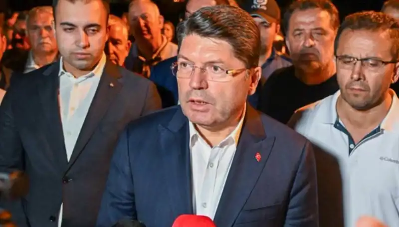 Bursa Orman Yangını: FETÖ Bağlantısı ve Bakan Tunç'un Açıklamaları