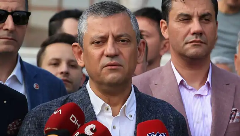 Özgür Özel'in Bayram Mesajı: "Bu Bayram Bize Bayram Gibi Gelmedi"