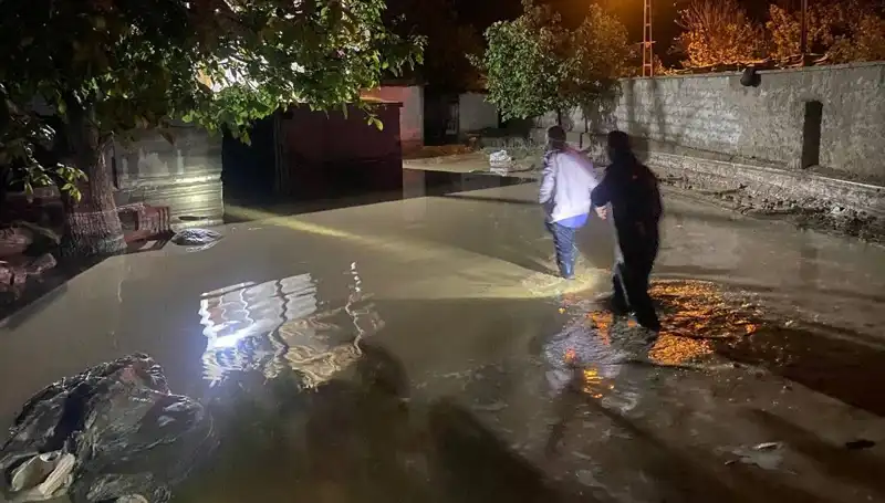 Sofya'da 20 Dakikalık Yağmurun Yıkıcı Etkisi: 1 Ev Çöktü, 3 Ev Boşaltıldı