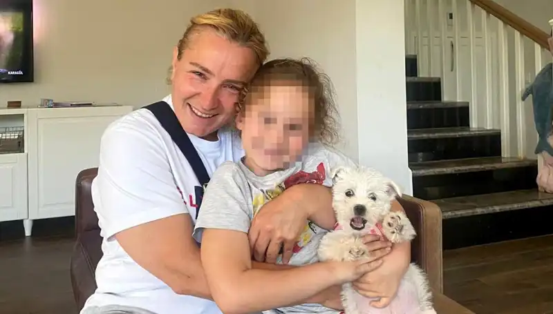 Kadın, Kızını Baba Görüşüne Geç Götürdüğü İçin Hapse Girdi