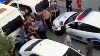 Sosyal Medya Tartışması Sokaklarda Korkunç Çatışmaya Dönüştü