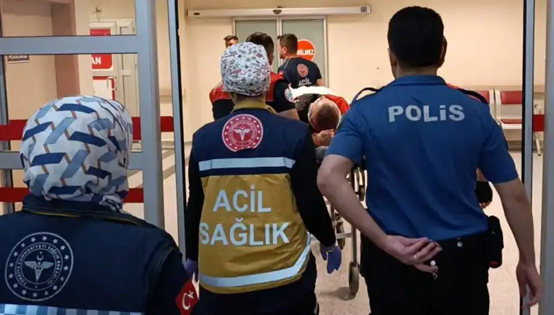** Polis Görevlilerinin Kaza Sonucunda İki Yaralı: Olayın Detayları Ortaya Çıktı**