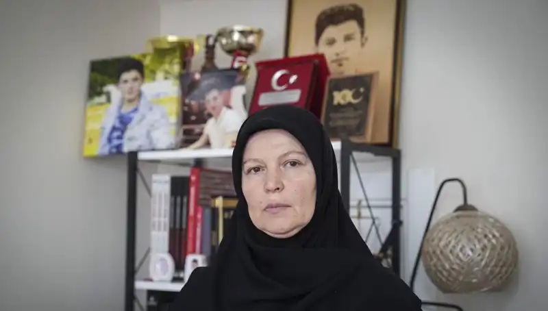 15 Temmuz’un Unutulmaz Şehidi: 16 Yaşında Hayatını Kaybeden Mahir Ayabak’ın Annesinin Gözyaşları