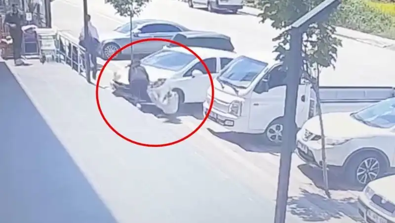 Yalova’da Lise Öğrencisi Feci Kazada Aracın Altında Kaldı
