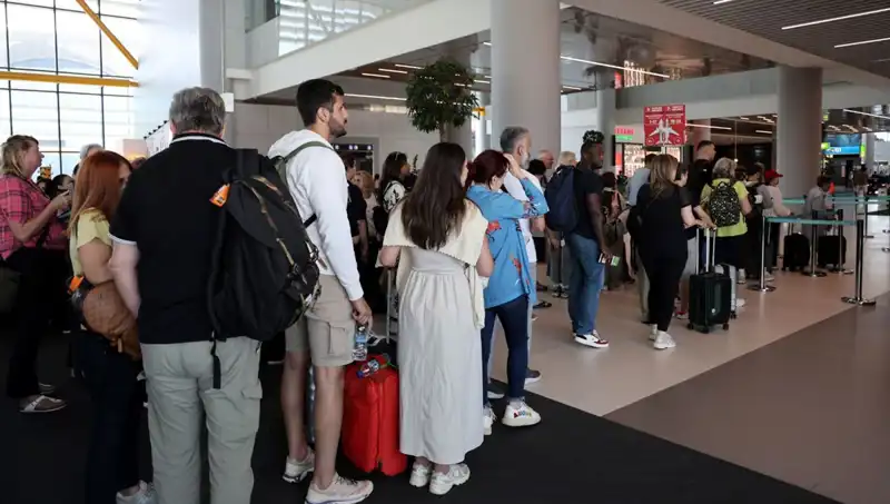 İstanbul Havalimanı'nda Bayram Yoğunluğu: Beklenen Uçuş Sayısı 1,642'ye Ulaşacak