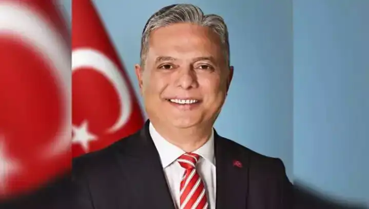 Ümit Uysal Kimdir? CHP Genel Başkan Adayı ve Siyasi Yolculuğu
