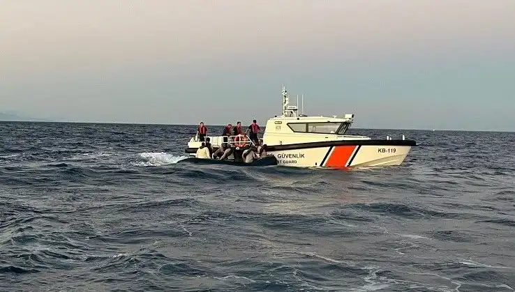 Ayvacık Açıklarında 17 Göçmen Yakalandı: Göç Sorunu Derinleşiyor