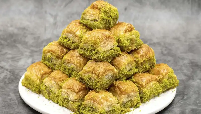 Baklavadan Bakteri Çıktı: Ölümcül Risklere Dikkat Çekin